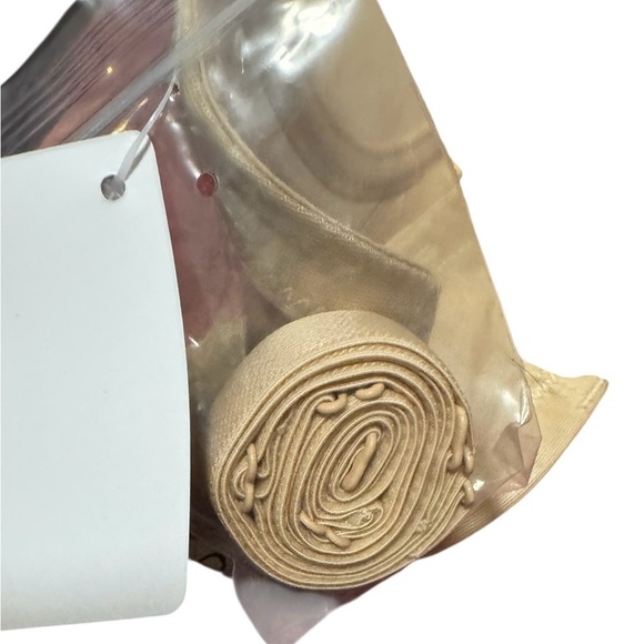 NWT DotVol Strapless Convertable Beige Nude Bra 36 C NEW - Picture 9 of 10